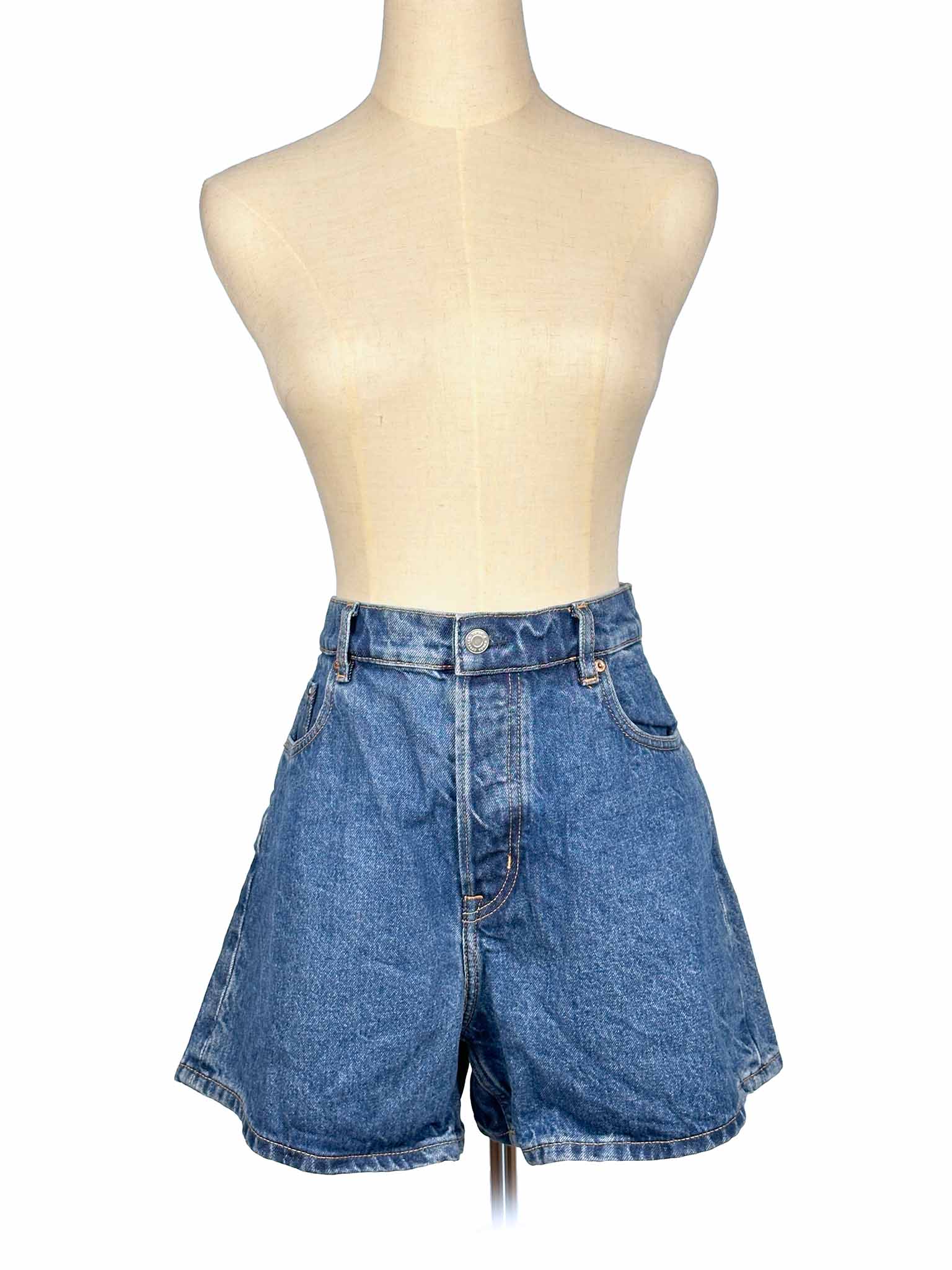 & Other Stories Shorts