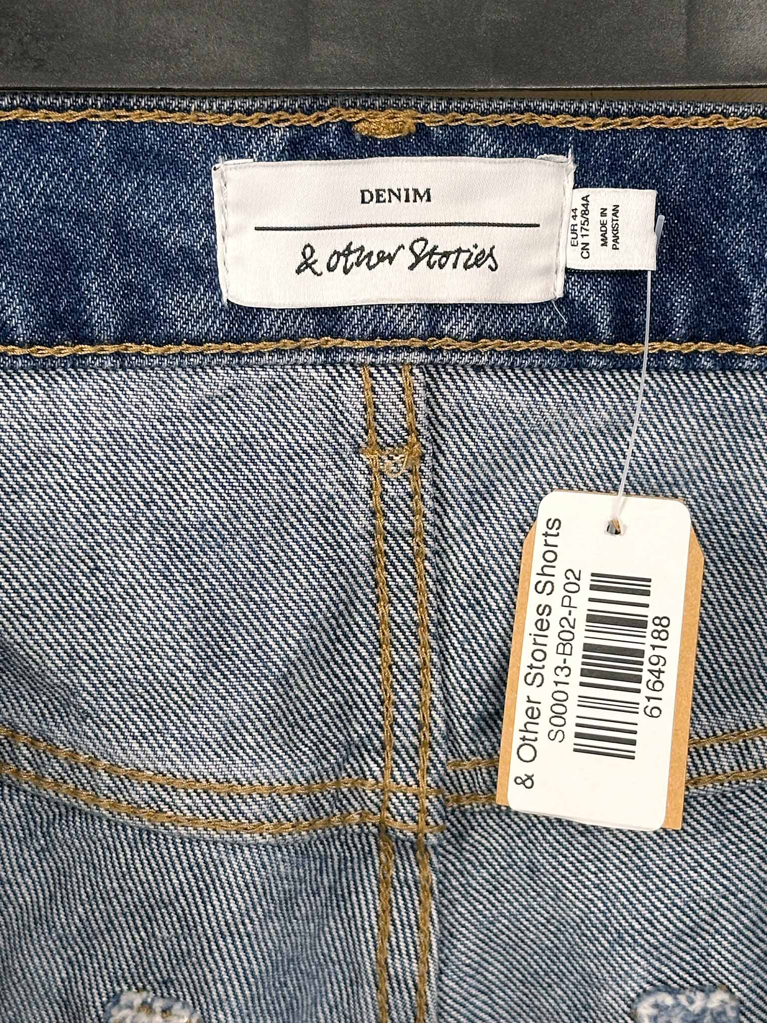 & Other Stories Shorts